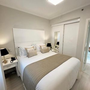 Deluxe Queen Suite